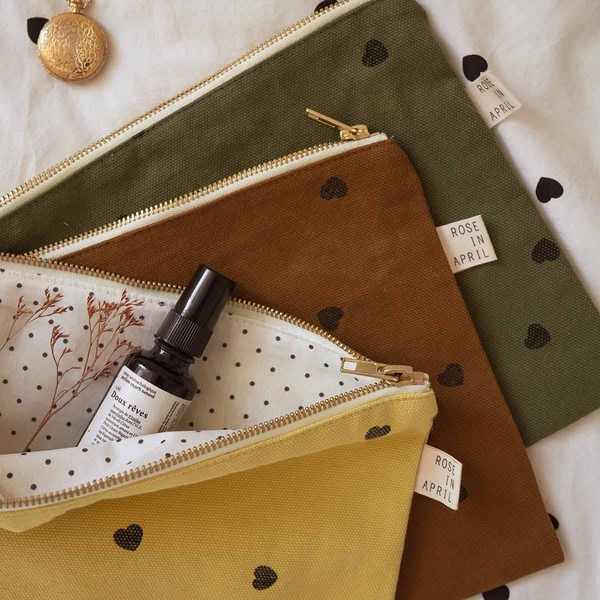 Kosmetiktasche Lili gross Herz khaki