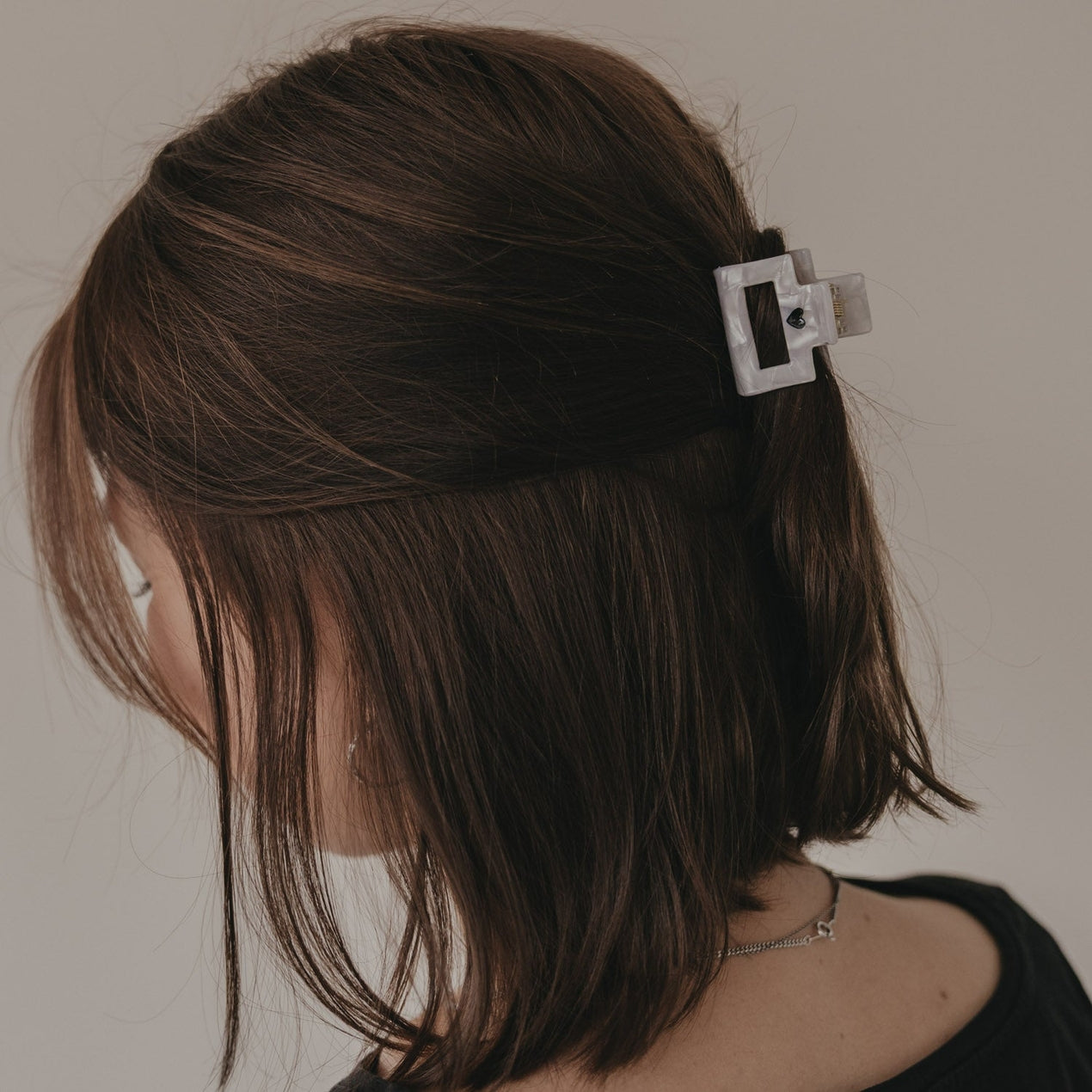 Haarspange eckig klein Herz schwarz Pearl