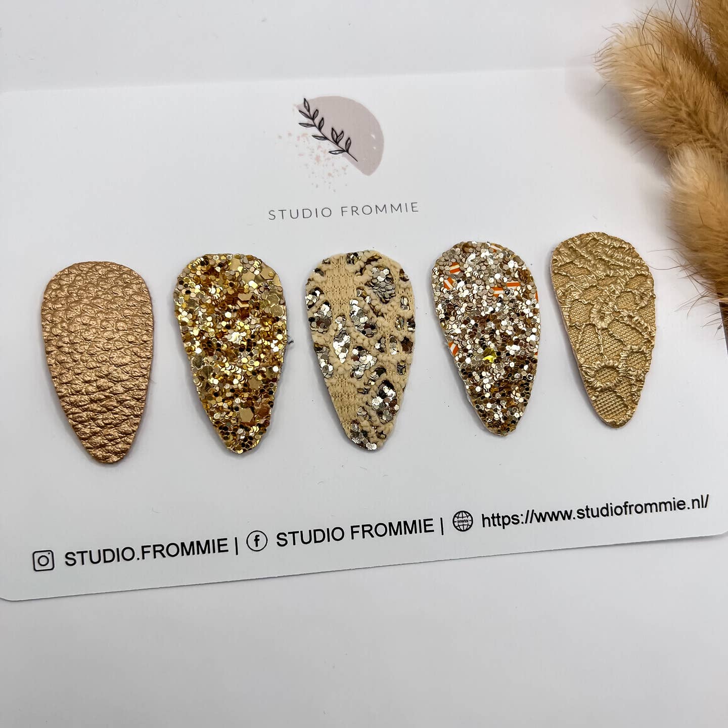 Goldfarbene Haarspangen klein