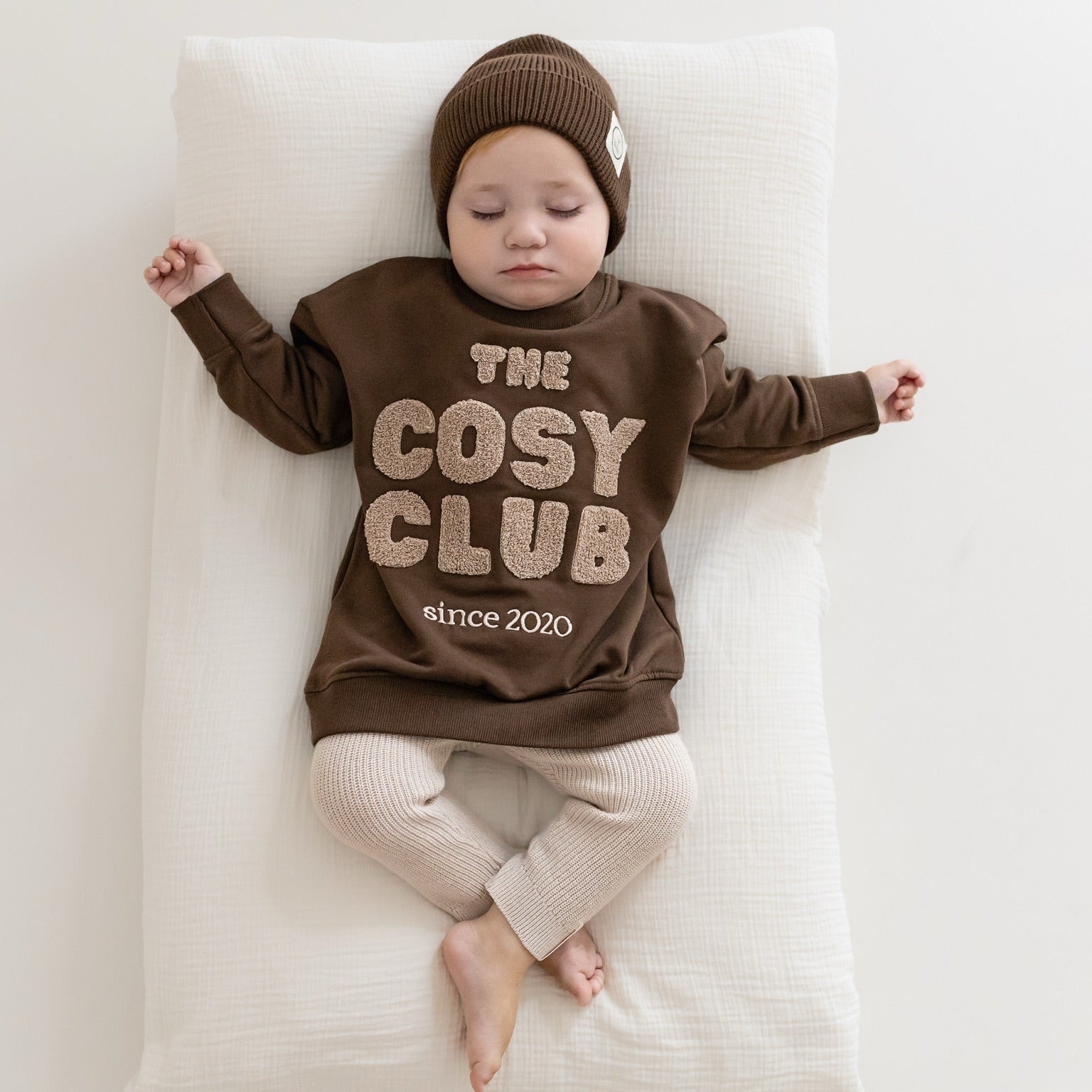Family Sweatshirt Chocolate brown the Cosy Club
