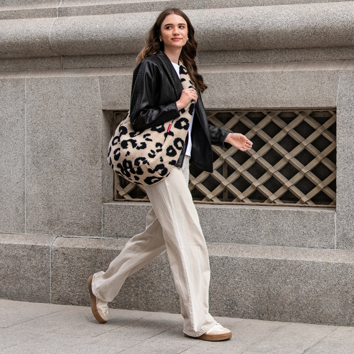 Moonbag Teddy Leo Cream aus recyceltem Polyester, Blush Couture