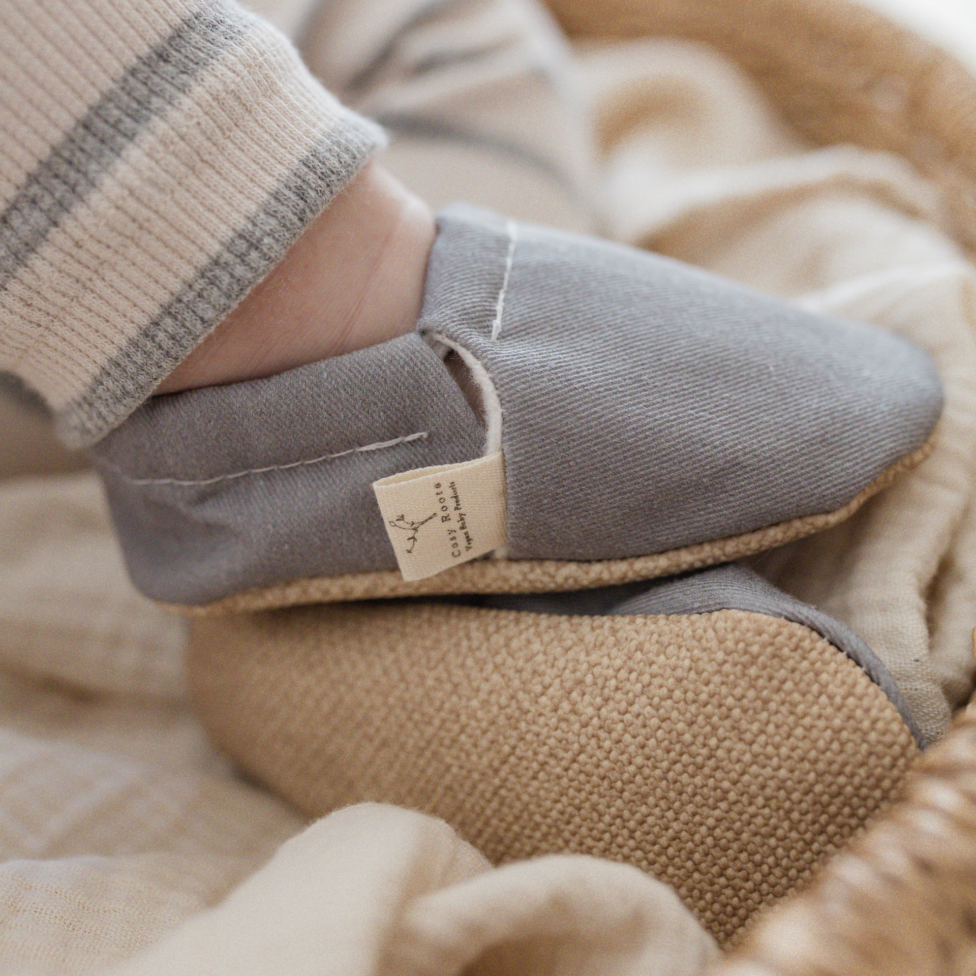 Schühchen Dark Grey