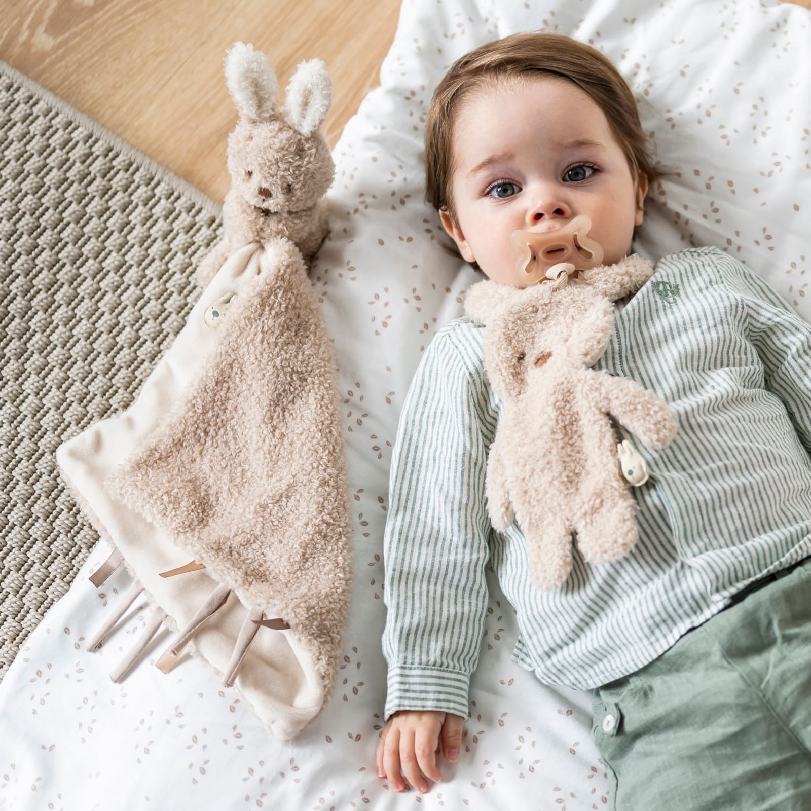 Kuscheltuch mit Kuscheltier Hase