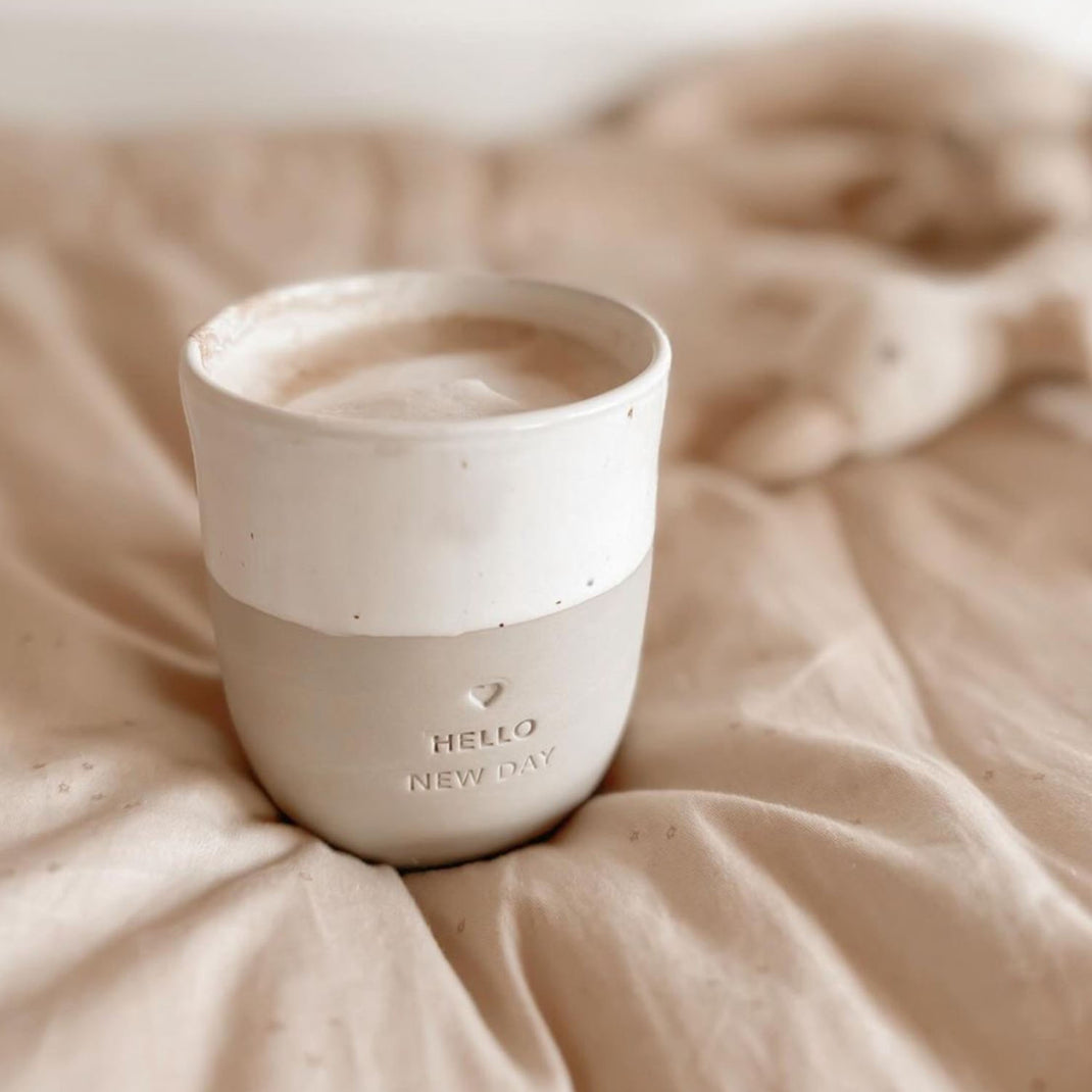 Becher Hello New Day