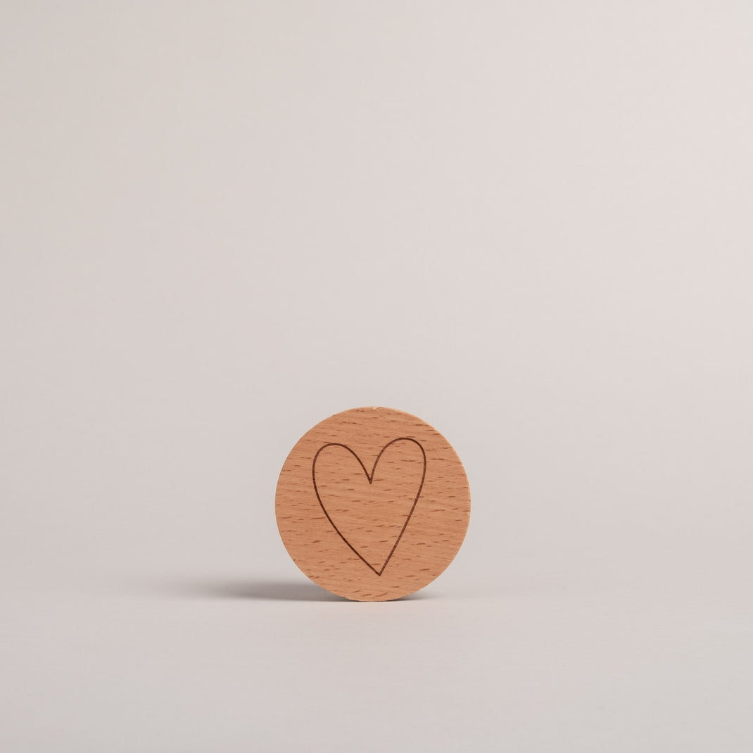Holzdeckel 'Herz' für Karaffe
