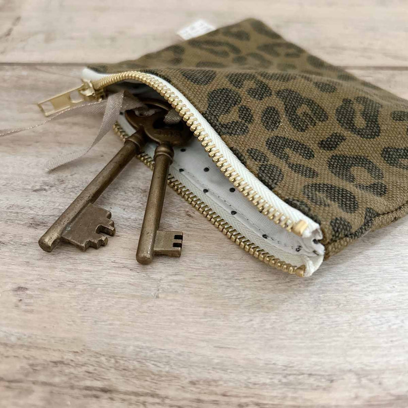 Kosmetiktasche Marie klein Leo olive