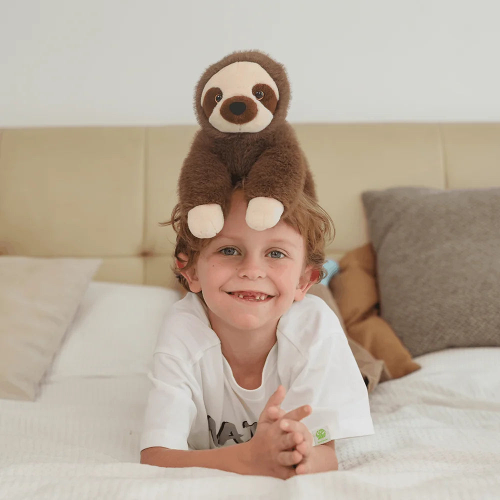 Kuscheltier Faultier Ollie aus recycelten Stoffen, Blush Couture