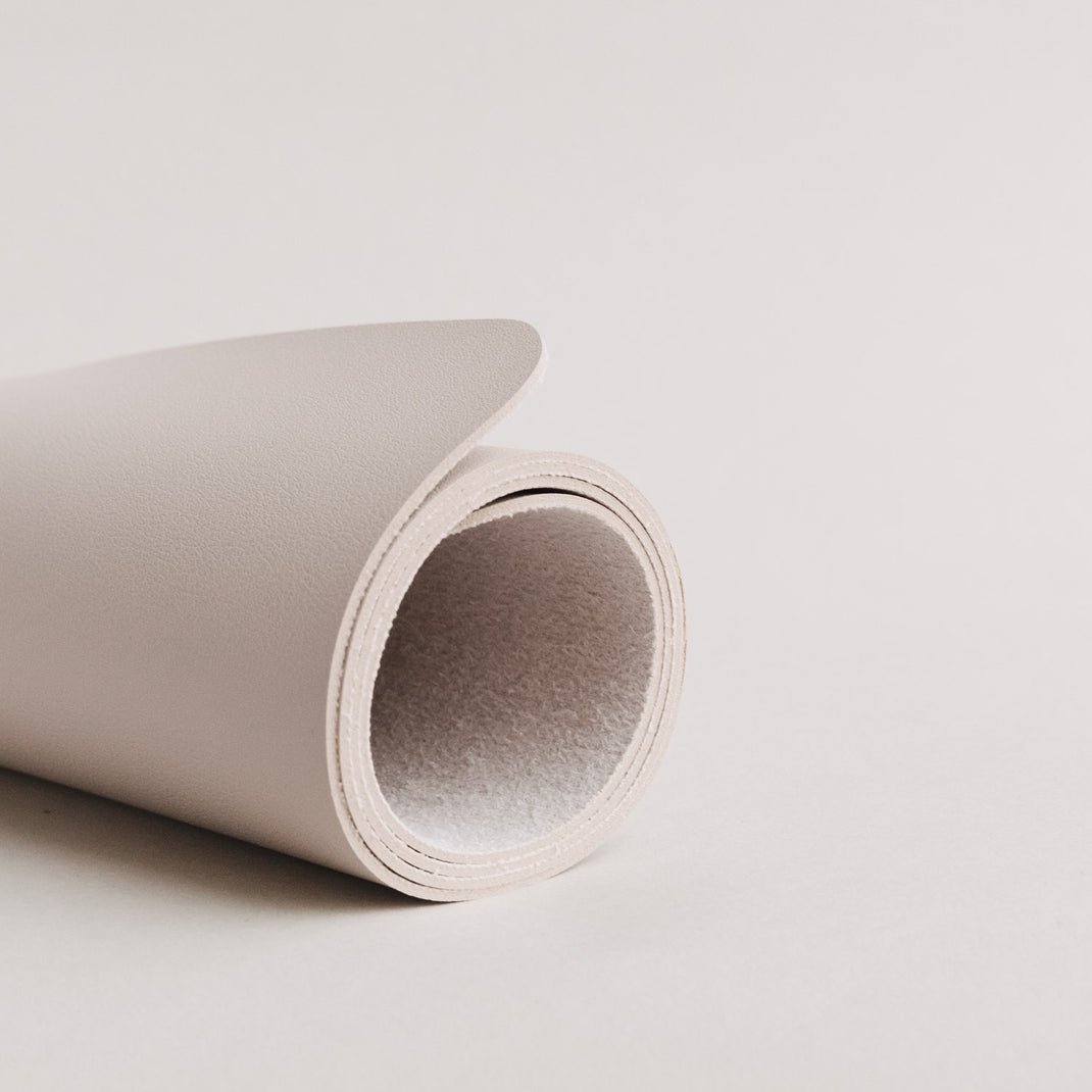 Schreibtischunterlage Herz beige