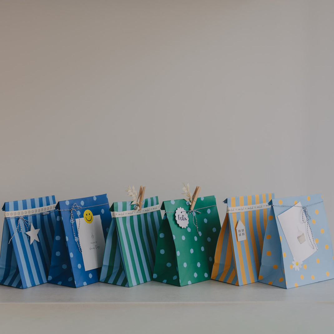 Papiertüten Streifen & Punkte Blau M im 6er Set